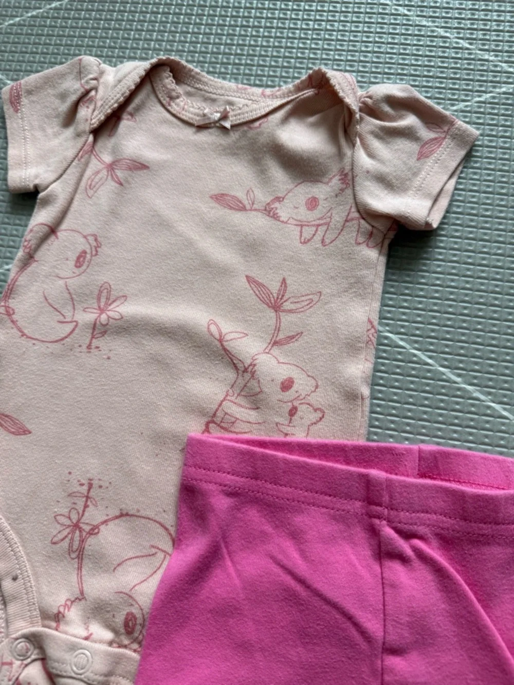Carters|Baby girl blush Pink Bodysuit in Koala print & Bright Pink Leggings Set•